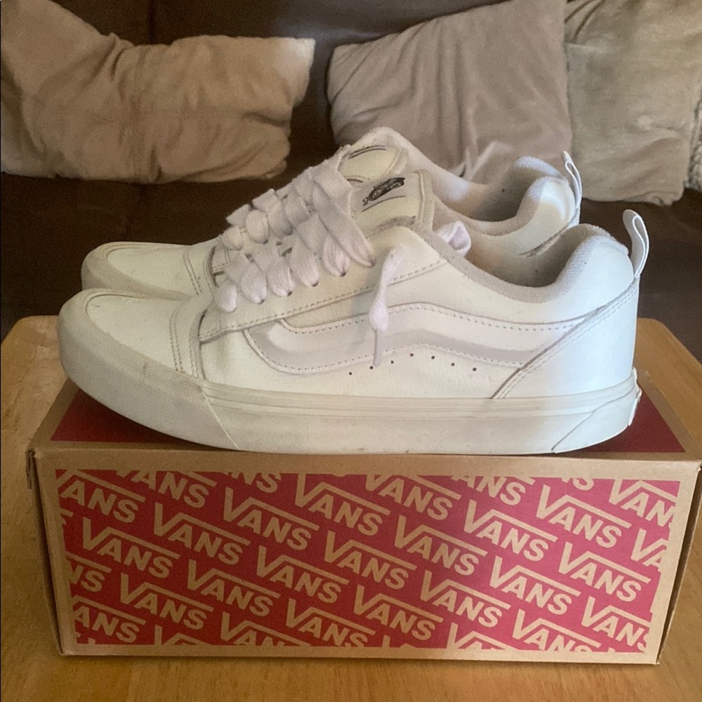 Vans Knu Skool (White)